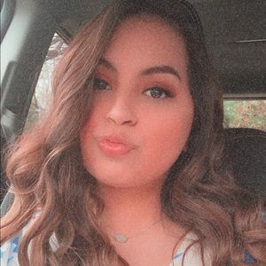 Meet your Posher, Daniela